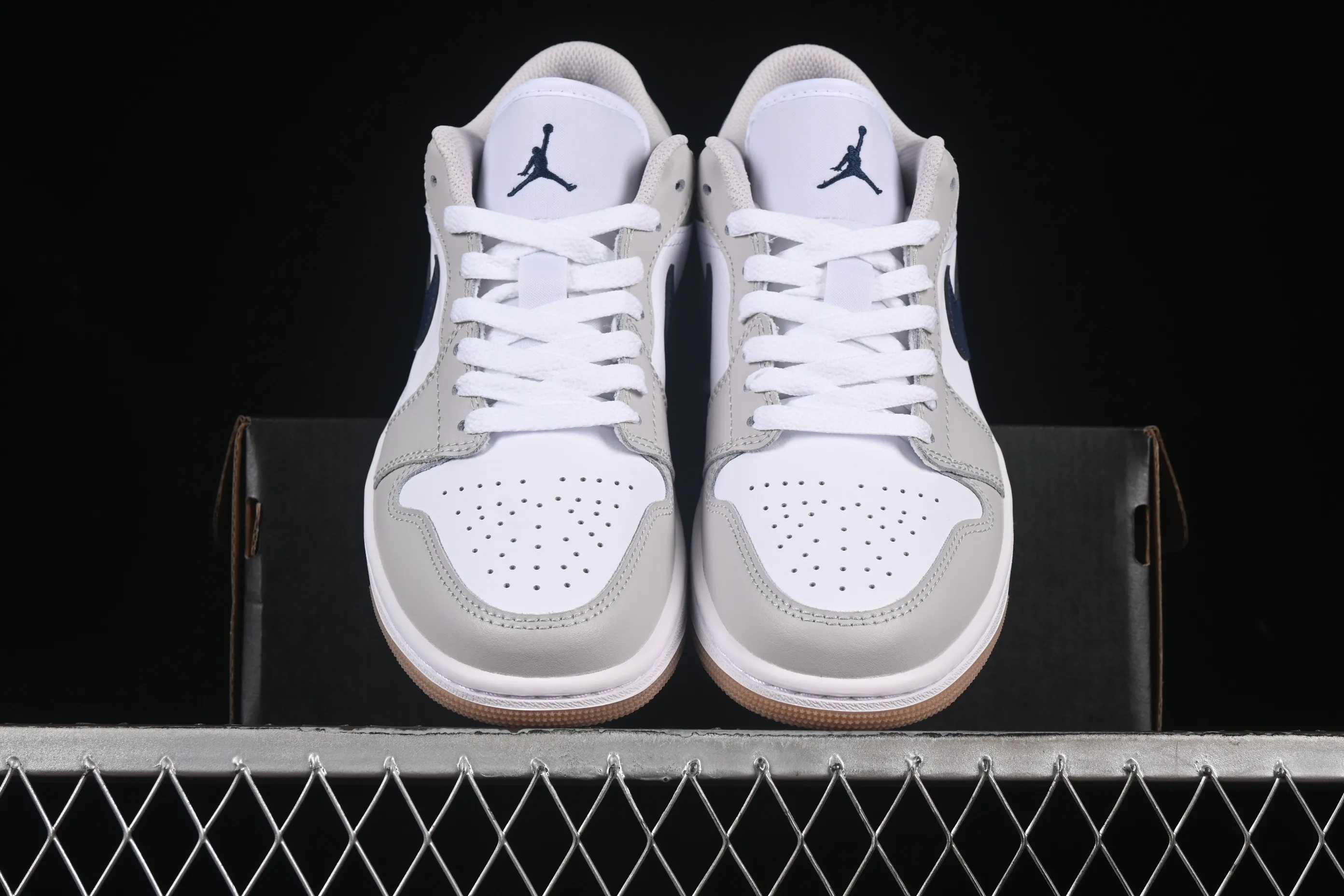 All categories Air Jordan Jordan series basketball shoes Air Jordan 1 Low G version pure original Air Jordan 1 Low AJ1 Joe 1 milk coffee blue hook low-top cultural casual sneakers 553558-146